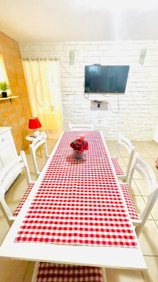 Colorful And Happy Apartment Sukosan - With Parking Exterior foto