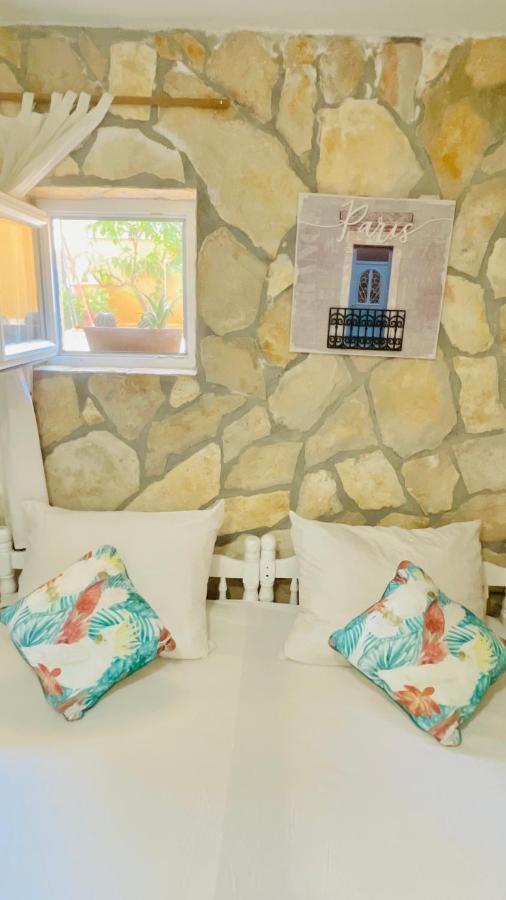 Colorful And Happy Apartment Sukosan - With Parking Exterior foto