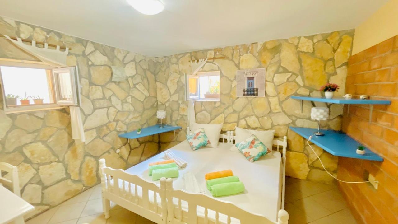 Colorful And Happy Apartment Sukosan - With Parking Exterior foto