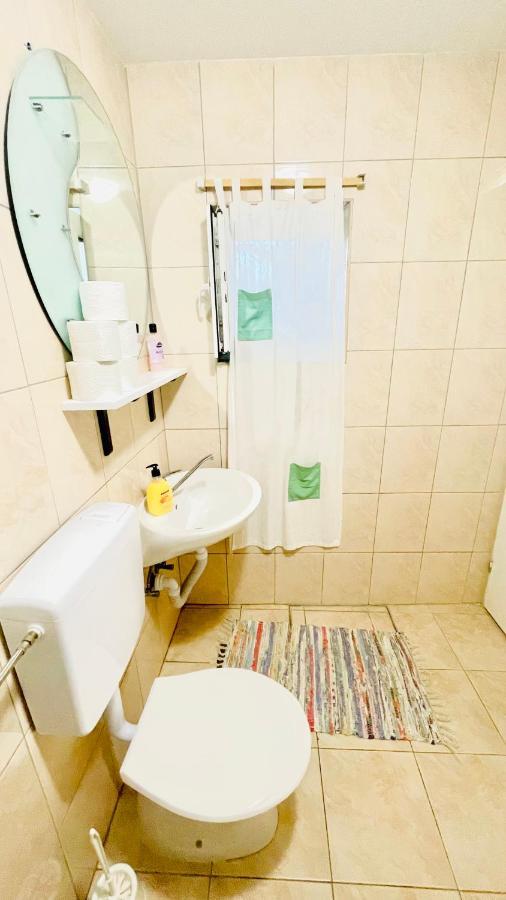 Colorful And Happy Apartment Sukosan - With Parking Exterior foto