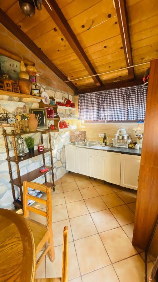 Colorful And Happy Apartment Sukosan - With Parking Exterior foto