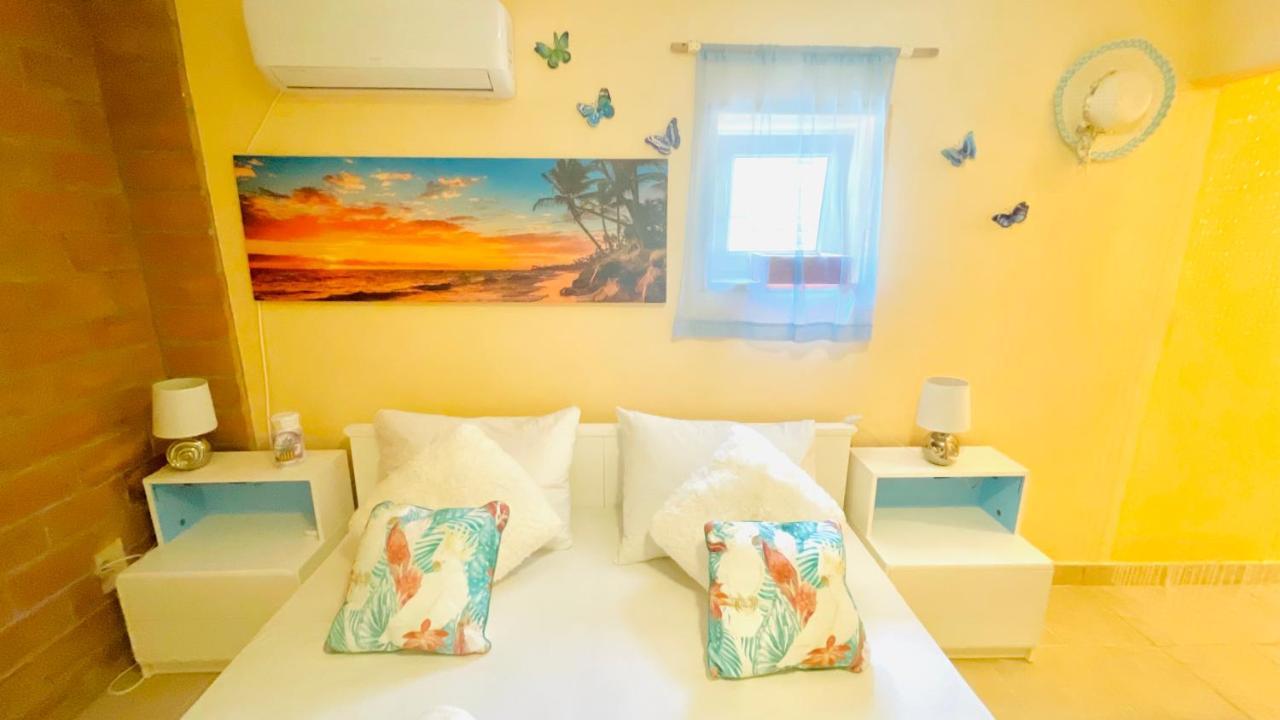 Colorful And Happy Apartment Sukosan - With Parking Exterior foto